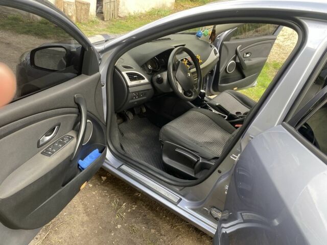 Рено Меган 2009 в Тернополе на Automoto.ua Синий Рено Меган, объемом двигателя 1.5 л и пробегом 288 тыс. км за 5999 $, фото 7 на Automoto.ua