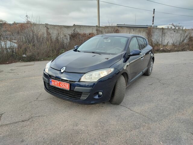 Синий Рено Меган, объемом двигателя 0 л и пробегом 203 тыс. км за 6600 $, фото 3 на Automoto.ua