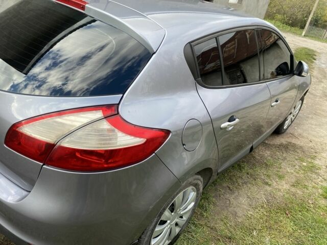 Рено Меган 2009 в Тернополе на Automoto.ua Синий Рено Меган, объемом двигателя 1.5 л и пробегом 288 тыс. км за 5999 $, фото 2 на Automoto.ua