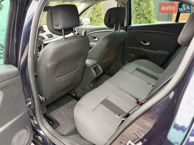 Синий Рено Меган, объемом двигателя 0 л и пробегом 200 тыс. км за 6600 $, фото 48 на Automoto.ua