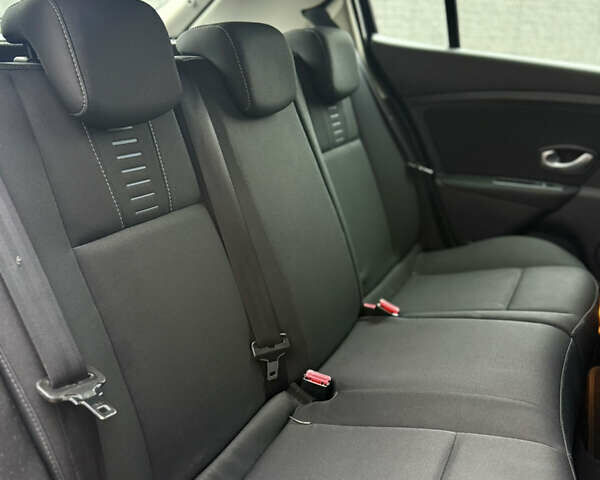 Синий Рено Меган, объемом двигателя 1.6 л и пробегом 168 тыс. км за 7999 $, фото 18 на Automoto.ua