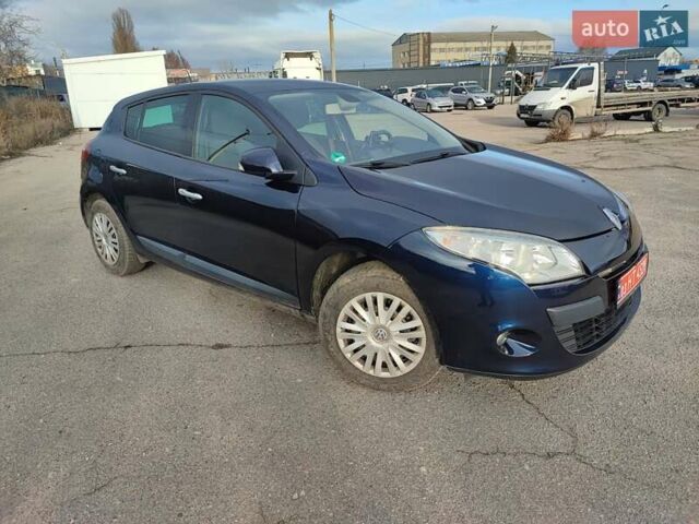 Синий Рено Меган, объемом двигателя 1.6 л и пробегом 203 тыс. км за 6700 $, фото 2 на Automoto.ua