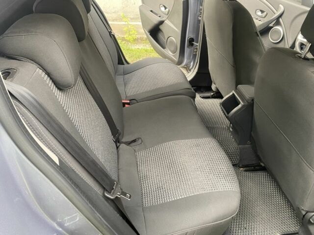 Рено Меган 2009 в Тернополе на Automoto.ua Синий Рено Меган, объемом двигателя 1.5 л и пробегом 288 тыс. км за 5999 $, фото 9 на Automoto.ua