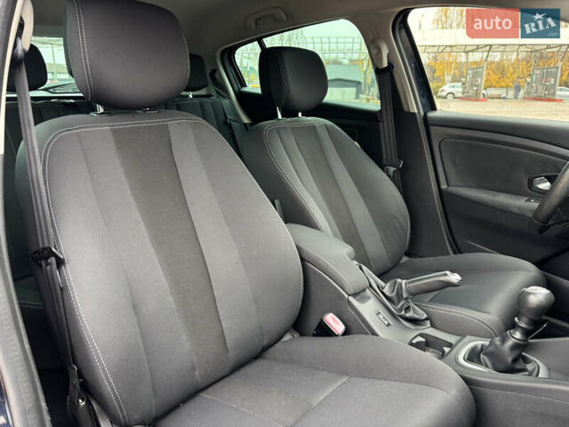 Синій Рено Меган, об'ємом двигуна 1.6 л та пробігом 177 тис. км за 6550 $, фото 12 на Automoto.ua