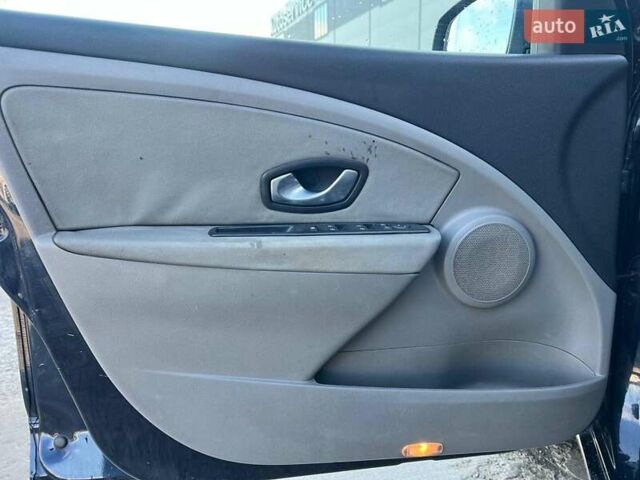 Рено Меган 2009 у Львові на Automoto.ua Синій Рено Меган, об'ємом двигуна 1.5 л та пробігом 244 тис. км за 5940 $, фото 14 на Automoto.ua
