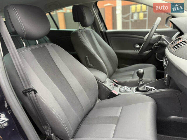 Синий Рено Меган, объемом двигателя 0 л и пробегом 200 тыс. км за 6600 $, фото 65 на Automoto.ua