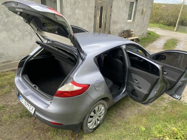 Рено Меган 2009 в Тернополе на Automoto.ua Синий Рено Меган, объемом двигателя 1.5 л и пробегом 288 тыс. км за 5999 $, фото 11 на Automoto.ua