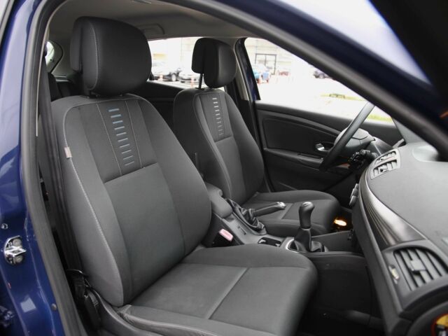 Синий Рено Меган, объемом двигателя 1.6 л и пробегом 239 тыс. км за 6900 $, фото 9 на Automoto.ua