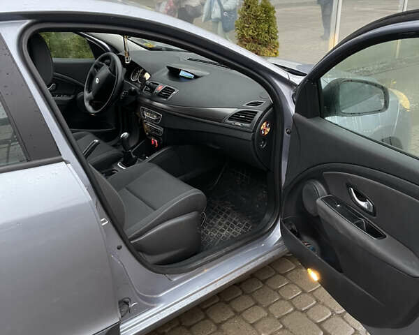 Синий Рено Меган, объемом двигателя 1.6 л и пробегом 167 тыс. км за 7000 $, фото 11 на Automoto.ua