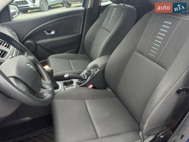 Рено Меган 2009 у Харкові на Automoto.ua Синій Рено Меган, об'ємом двигуна 1.6 л та пробігом 239 тис. км за 7200 $, фото 13 на Automoto.ua