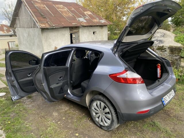 Рено Меган 2009 в Тернополе на Automoto.ua Синий Рено Меган, объемом двигателя 1.5 л и пробегом 288 тыс. км за 5999 $, фото 10 на Automoto.ua