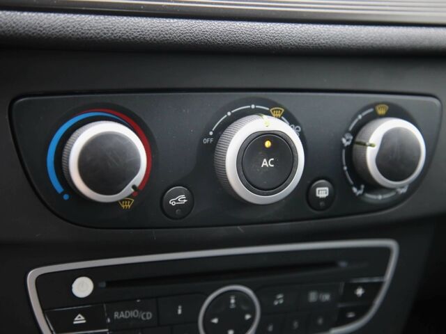 Синий Рено Меган, объемом двигателя 1.6 л и пробегом 239 тыс. км за 6900 $, фото 17 на Automoto.ua