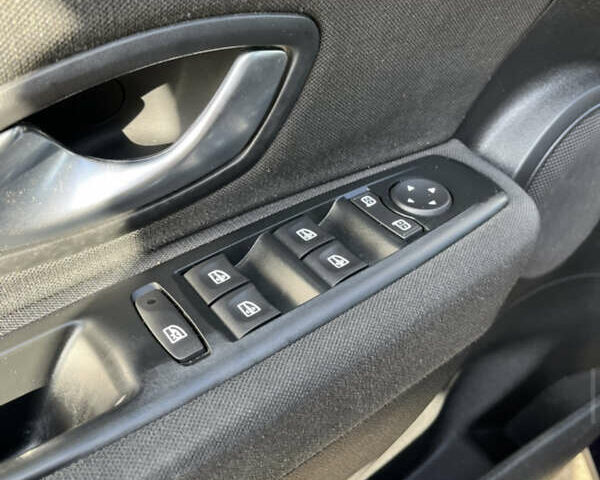 Синий Рено Меган, объемом двигателя 1.6 л и пробегом 187 тыс. км за 7150 $, фото 25 на Automoto.ua