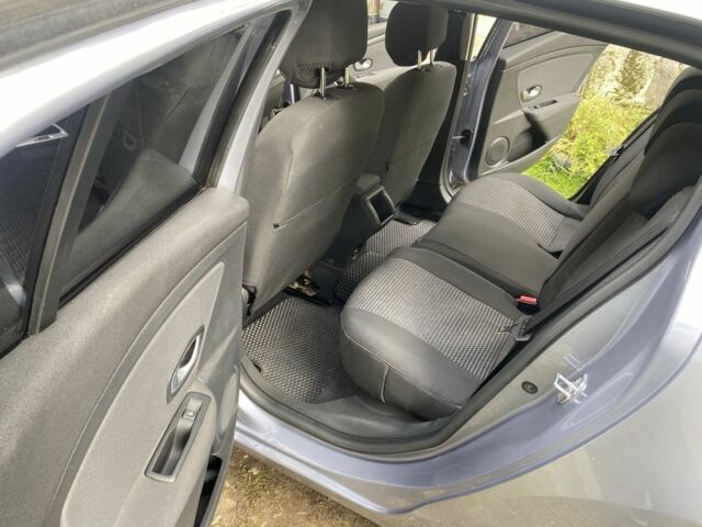 Рено Меган 2009 в Тернополе на Automoto.ua Синий Рено Меган, объемом двигателя 1.5 л и пробегом 288 тыс. км за 5999 $, фото 8 на Automoto.ua