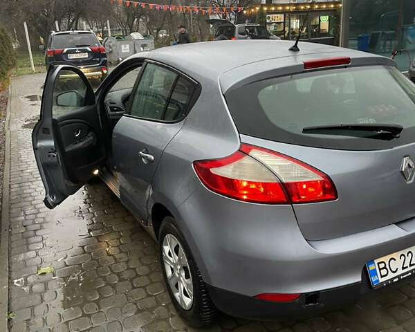 Синий Рено Меган, объемом двигателя 1.6 л и пробегом 167 тыс. км за 7000 $, фото 9 на Automoto.ua