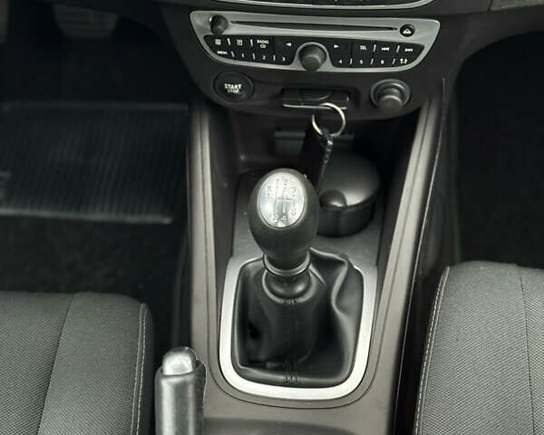 Синий Рено Меган, объемом двигателя 1.6 л и пробегом 168 тыс. км за 7999 $, фото 16 на Automoto.ua