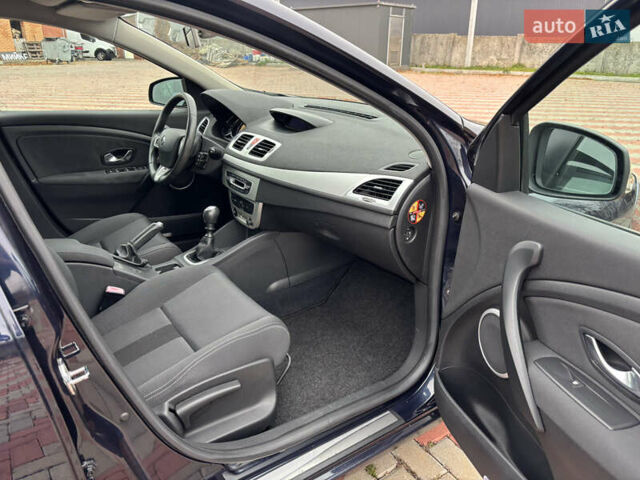 Синій Рено Меган, об'ємом двигуна 1.6 л та пробігом 177 тис. км за 6550 $, фото 11 на Automoto.ua