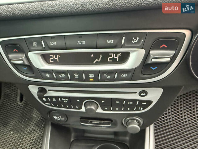 Синій Рено Меган, об'ємом двигуна 1.9 л та пробігом 220 тис. км за 6500 $, фото 28 на Automoto.ua