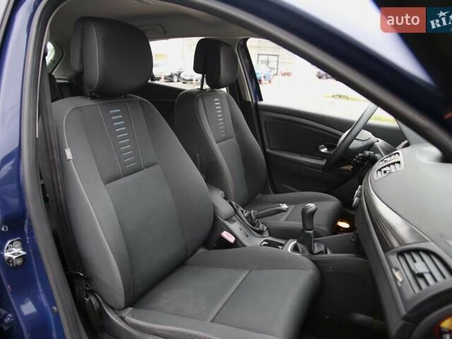 Синий Рено Меган, объемом двигателя 1.6 л и пробегом 239 тыс. км за 6900 $, фото 9 на Automoto.ua