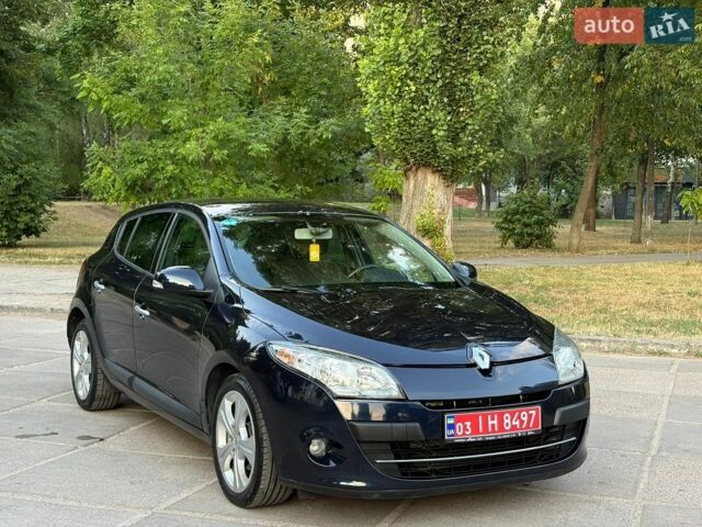 Синій Рено Меган, об'ємом двигуна 1.6 л та пробігом 196 тис. км за 6900 $, фото 1 на Automoto.ua