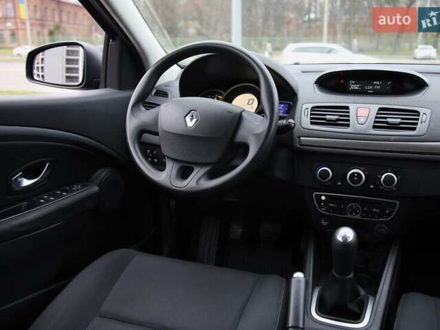 Синий Рено Меган, объемом двигателя 1.6 л и пробегом 239 тыс. км за 6900 $, фото 10 на Automoto.ua