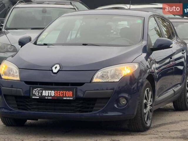 Рено Меган 2009 у Харкові на Automoto.ua Синій Рено Меган, об'ємом двигуна 1.6 л та пробігом 239 тис. км за 7200 $, фото 2 на Automoto.ua