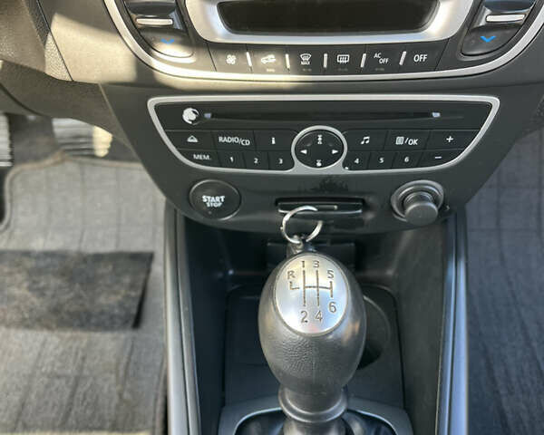 Синий Рено Меган, объемом двигателя 1.6 л и пробегом 186 тыс. км за 6750 $, фото 28 на Automoto.ua