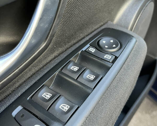 Синий Рено Меган, объемом двигателя 1.6 л и пробегом 186 тыс. км за 6750 $, фото 20 на Automoto.ua