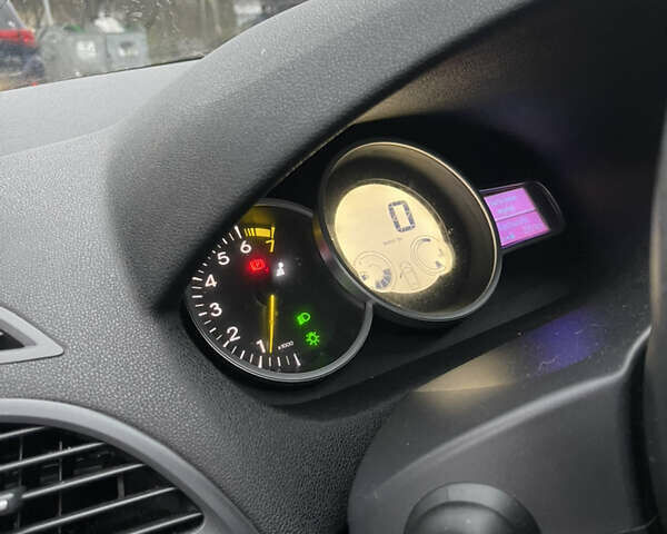 Синий Рено Меган, объемом двигателя 1.6 л и пробегом 167 тыс. км за 7000 $, фото 16 на Automoto.ua