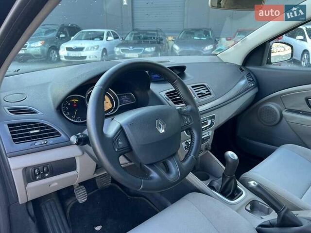 Рено Меган 2009 у Львові на Automoto.ua Синій Рено Меган, об'ємом двигуна 1.5 л та пробігом 244 тис. км за 5940 $, фото 16 на Automoto.ua