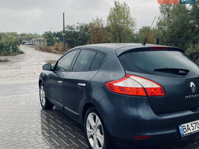 Рено Меган 2009 в Кропивницком (Кировограде) на Automoto.ua Синий Рено Меган, объемом двигателя 1.46 л и пробегом 230 тыс. км за 6500 $, фото 3 на Automoto.ua