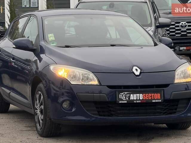 Рено Меган 2009 у Харкові на Automoto.ua Синій Рено Меган, об'ємом двигуна 1.6 л та пробігом 239 тис. км за 7200 $, фото 4 на Automoto.ua