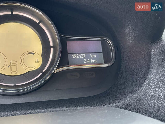 Синий Рено Меган, объемом двигателя 1.6 л и пробегом 192 тыс. км за 6200 $, фото 13 на Automoto.ua