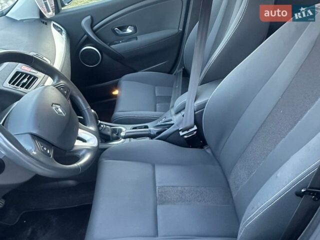 Синій Рено Меган, об'ємом двигуна 1.6 л та пробігом 192 тис. км за 6500 $, фото 9 на Automoto.ua
