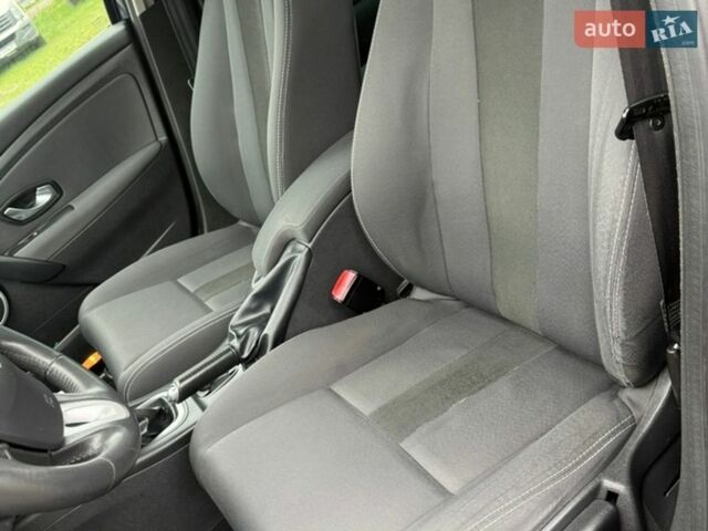 Синій Рено Меган, об'ємом двигуна 1.6 л та пробігом 200 тис. км за 6850 $, фото 24 на Automoto.ua