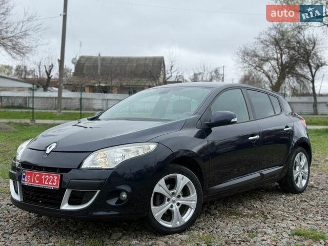 Синій Рено Меган, об'ємом двигуна 1.6 л та пробігом 200 тис. км за 6850 $, фото 4 на Automoto.ua