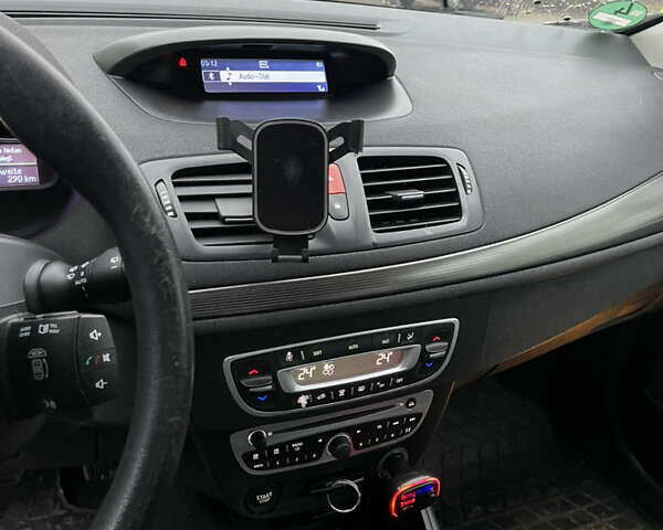 Синий Рено Меган, объемом двигателя 1.6 л и пробегом 167 тыс. км за 7000 $, фото 17 на Automoto.ua