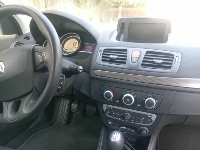 Синий Рено Меган, объемом двигателя 0 л и пробегом 220 тыс. км за 7100 $, фото 10 на Automoto.ua