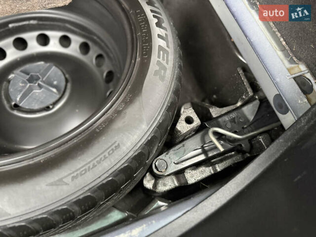 Синий Рено Меган, объемом двигателя 0 л и пробегом 200 тыс. км за 6600 $, фото 56 на Automoto.ua