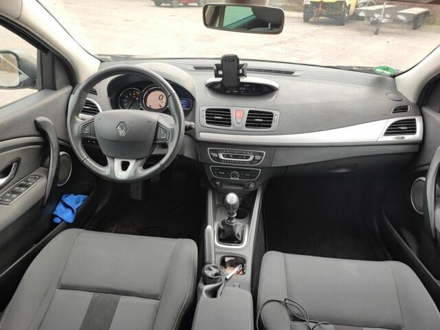 Синий Рено Меган, объемом двигателя 0 л и пробегом 203 тыс. км за 6600 $, фото 5 на Automoto.ua