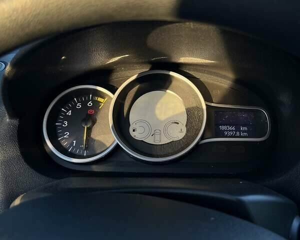 Синій Рено Меган, об'ємом двигуна 1.6 л та пробігом 199 тис. км за 5700 $, фото 11 на Automoto.ua