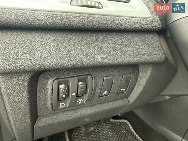 Синій Рено Меган, об'ємом двигуна 1.9 л та пробігом 220 тис. км за 6500 $, фото 14 на Automoto.ua