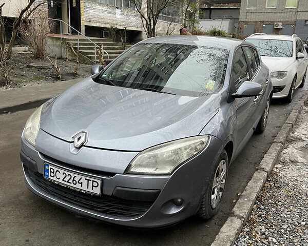 Синий Рено Меган, объемом двигателя 1.6 л и пробегом 167 тыс. км за 7000 $, фото 3 на Automoto.ua