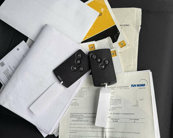 Синий Рено Меган, объемом двигателя 0 л и пробегом 200 тыс. км за 6600 $, фото 79 на Automoto.ua