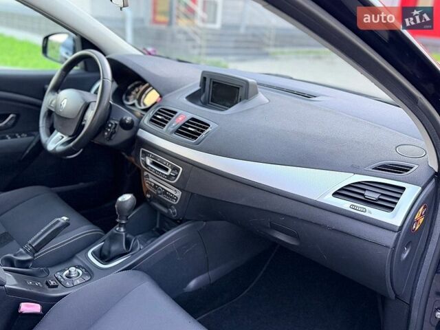 Синий Рено Меган, объемом двигателя 1.6 л и пробегом 241 тыс. км за 6400 $, фото 29 на Automoto.ua