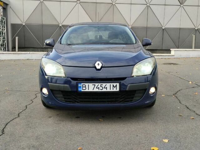 Синий Рено Меган, объемом двигателя 1.6 л и пробегом 290 тыс. км за 6700 $, фото 11 на Automoto.ua