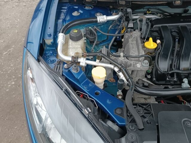 Синий Рено Меган, объемом двигателя 1.6 л и пробегом 217 тыс. км за 7200 $, фото 13 на Automoto.ua