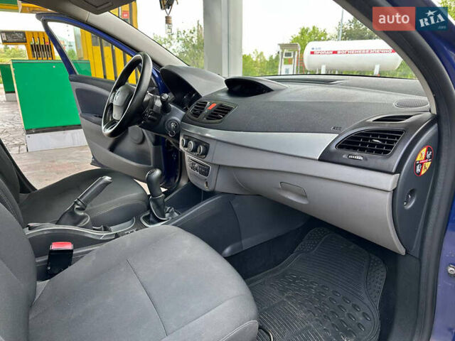 Синій Рено Меган, об'ємом двигуна 1.6 л та пробігом 226 тис. км за 6299 $, фото 22 на Automoto.ua