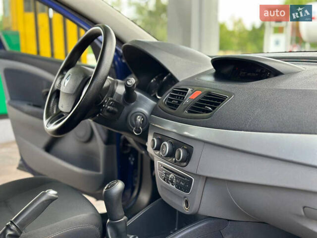 Синій Рено Меган, об'ємом двигуна 1.6 л та пробігом 226 тис. км за 6299 $, фото 21 на Automoto.ua