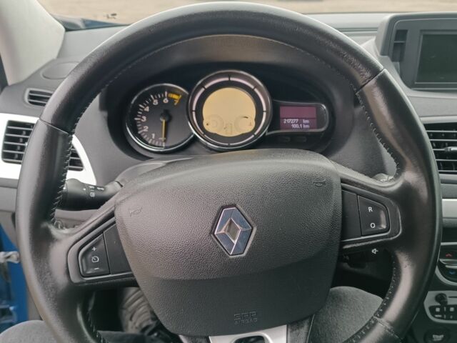 Синий Рено Меган, объемом двигателя 1.6 л и пробегом 217 тыс. км за 7200 $, фото 9 на Automoto.ua